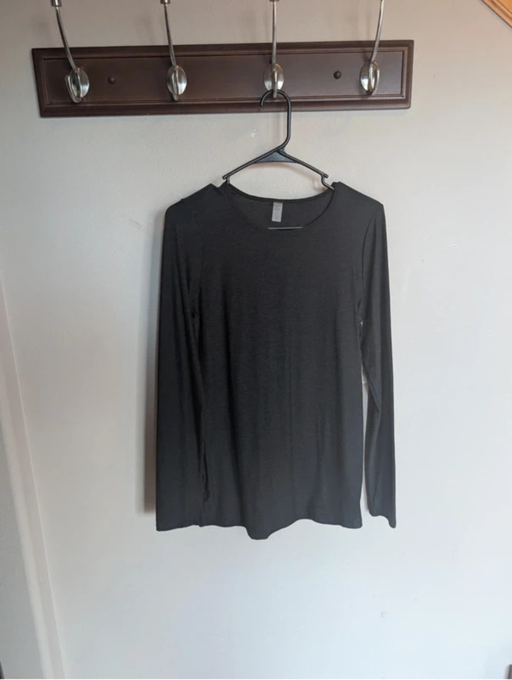 NWT beyond the bump Beyond yoga maternity long sleeve top